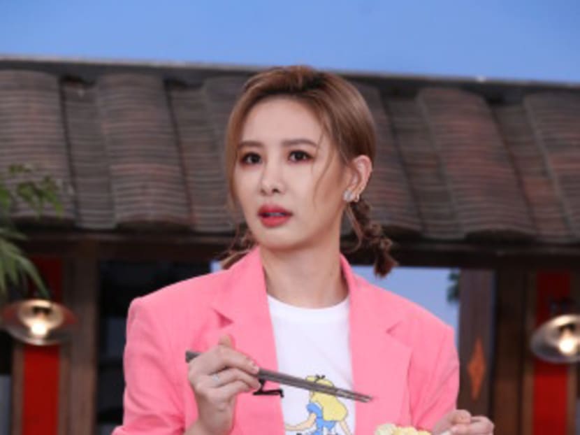 Lin Yu-Chih and Amber An show cooking skills in the press conference of "Master Chef's scientific kung fu"