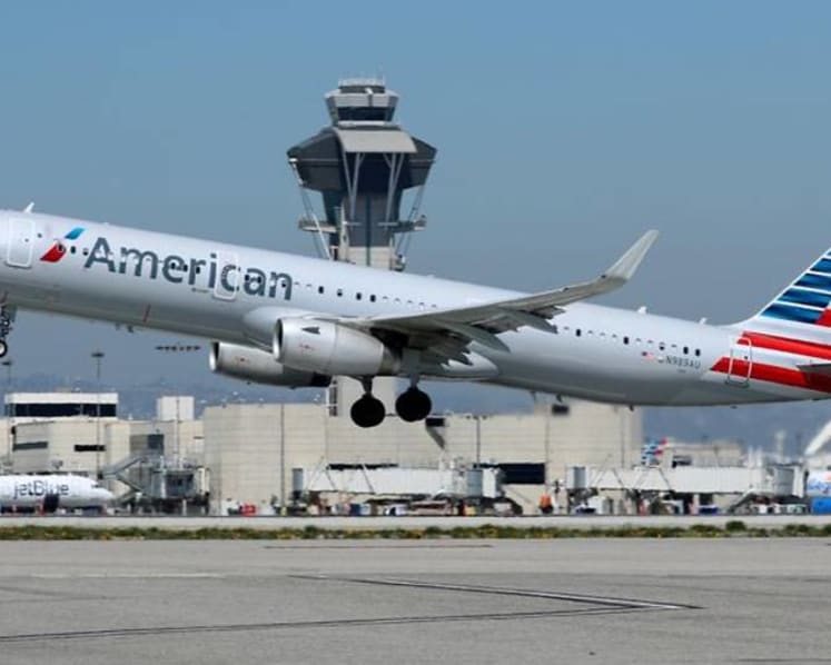 American Airlines forecasts better-than-expected 2Q results