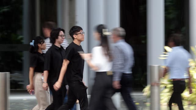 Commentary: The race to stack internships is hurting young people 