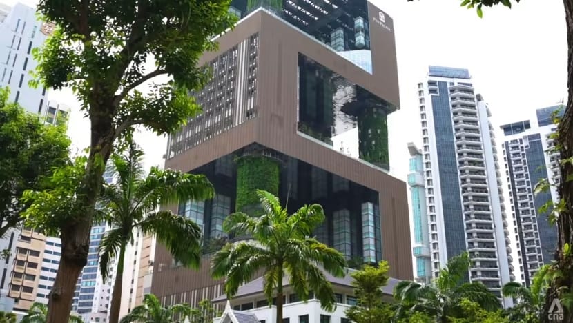 Hotel Pan Pacific Orchard SG dinobat pencakar langit baharu terbaik di dunia