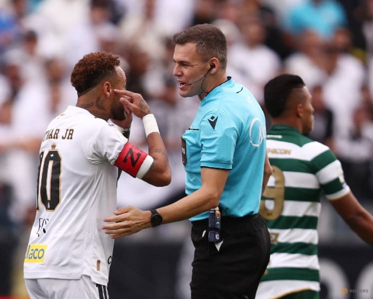 Neymar loses cool over botched substitution in final World Cup audition