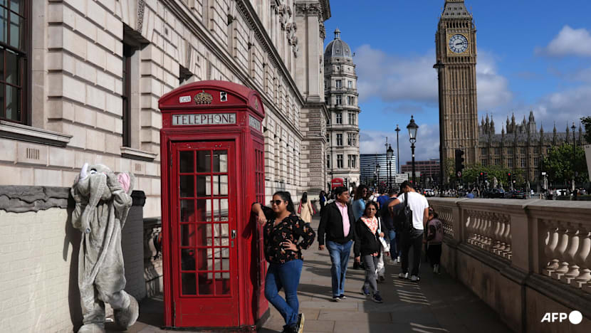 London police crack down on network suspected of smuggling 40,000 stolen phones to China