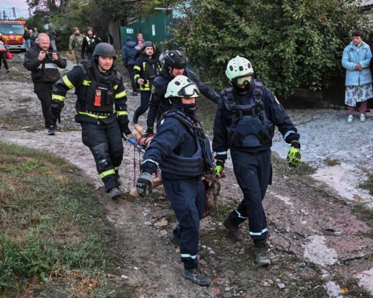 Russian attacks kills three in Ukrainian cities, strikes hit Kyiv districts, officials say