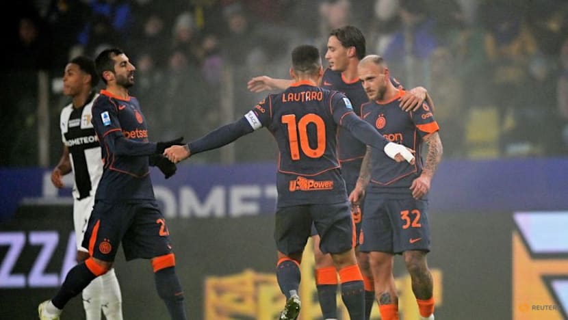 Inter move clear at the top with 2-0 win at Parma