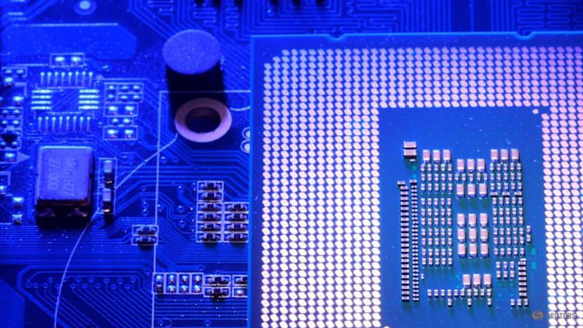 Exclusive-Trump mulls tariffs on foreign electronics based on number of chips, sources say