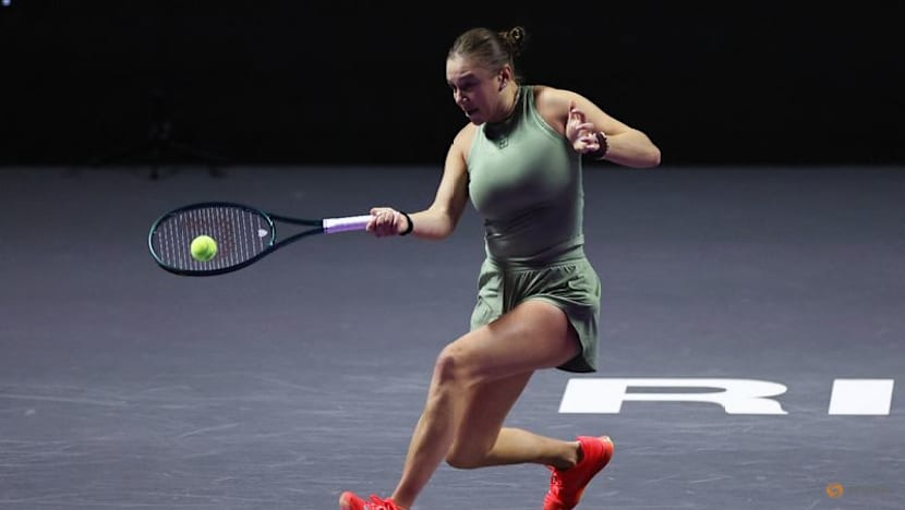 Rybakina downs Swiatek to enter semis, Anisimova beats Keys in WTA Finals