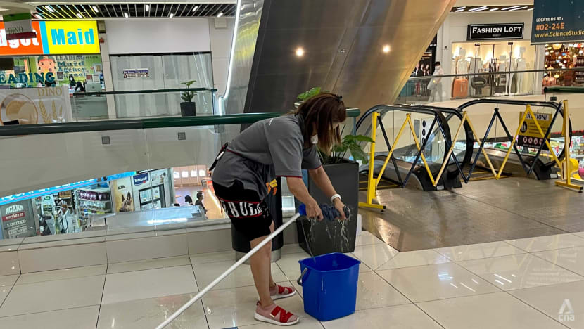 Heavy rain causes flooding at Bukit Timah Plaza