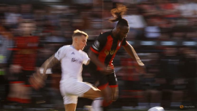 Watkins scores the winner as 10-man Villa beat Bournemouth 1-0 Watkins scores the winner as 10-man Villa beat Bournemouth 1-0