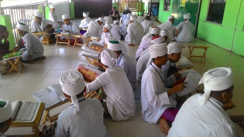 Bantuan pasca banjir RM25,000 dihulurkan kepada 6 pusat tahfiz Bantuan pasca banjir RM25,000 dihulurkan kepada 6 pusat tahfiz