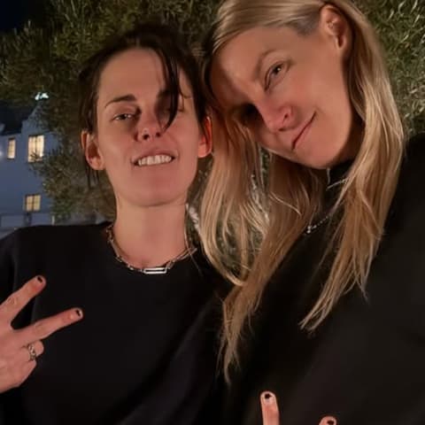 Kristen Stewart婚讯曝光!与编剧甜蜜吻别,独家爆料生子计划