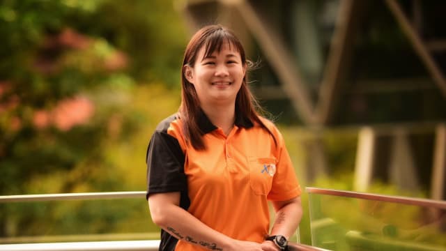 黄丝带得奖人曾三次吸毒入狱 如今她是物流公司主任 