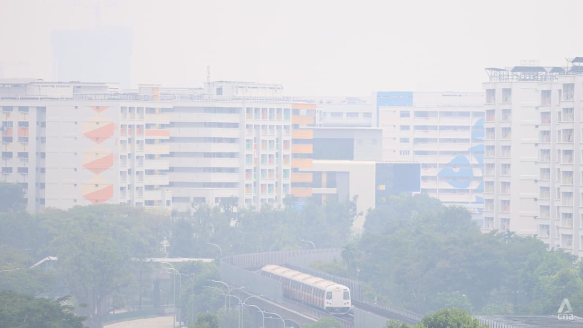 Air quality returns to unhealthy range in central Singapore - CNA