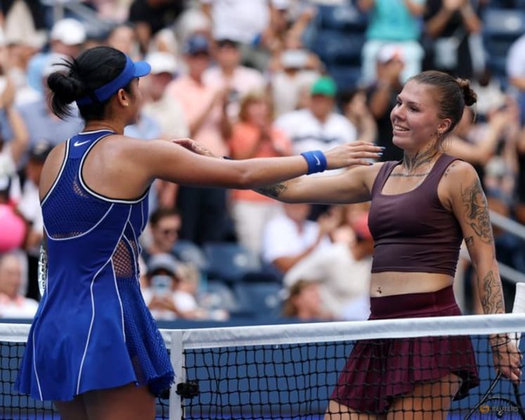 Sensational Eala basks in fans cheers in second-round win