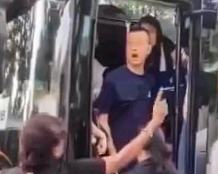 Hong Kong principal who swore at Singapore security guards resigns, apologises