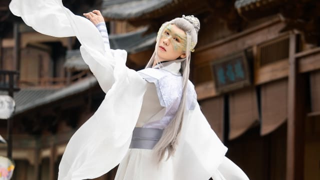 “蛇精男”刘梓晨上综艺秀演技，章子怡傻眼：那叫表演吗？