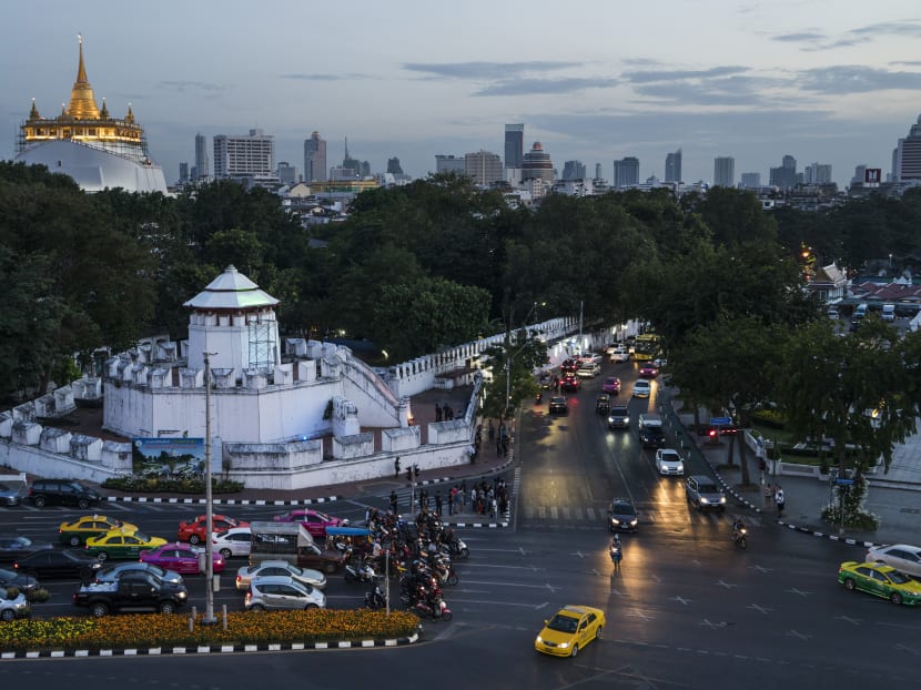 Bangkok is home to more than 10 million residents and share many of the problems as Jakarta, such as traffic congestion, deterioration of the environment and social tensions. Bangkok is home to more than 10 million residents and share many of the problems as Jakarta, such as traffic congestion, deterioration of the environment and social tensions.