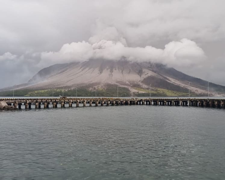 Scoot, other airlines cancel some flights to Indonesia and East Malaysia after Mount Ruang eruption