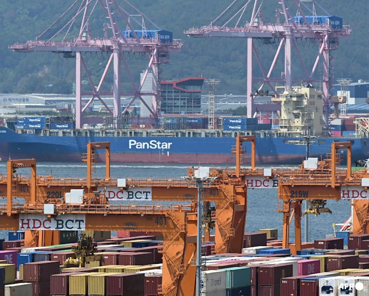 South Korea sends first container ship through Arctic route
