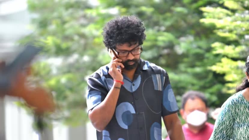 DJ radio Oli968 didakwa atas tuduhan berhubung secara seksual dengan budak bawah umur, mengintai DJ radio Oli968 didakwa atas tuduhan berhubung secara seksual dengan budak bawah umur, mengintai