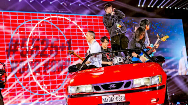 五月天香港彩排场唱好唱满！阿信后台脱裤换装画面曝光