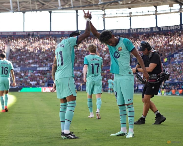 Lamine Yamal double helps Barcelona beat Levante