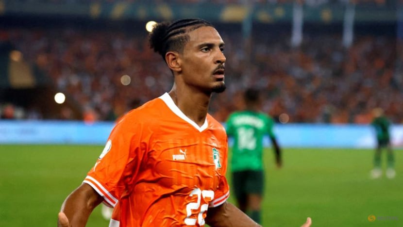 Dortmund's Ivory Coast forward Haller completes move to Utrecht