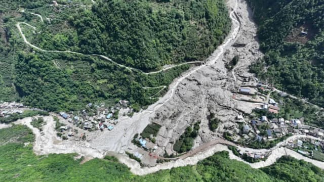 中国四川省发生泥石流 五人失联