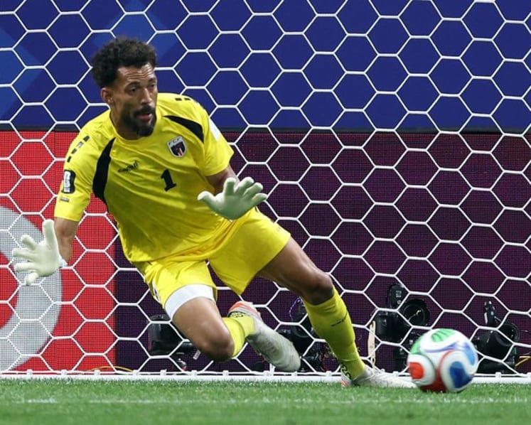 Vozinha arrives in Chile to sign for Colo-Colo