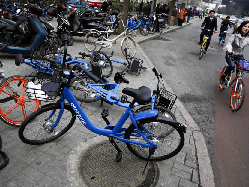 Bike-sharing rivalry crowds Beijing’s sidewalks