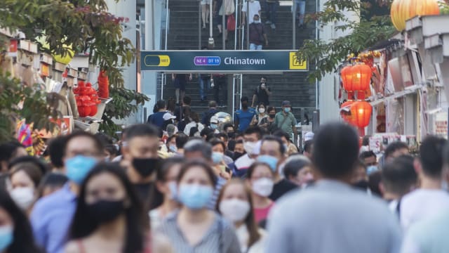 本地冠病病例持续减少 七天移动平均病例约2950起
