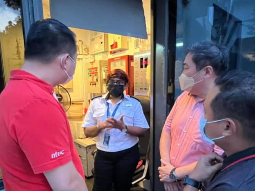 Staff members from&nbsp;the Union of Security Employees and related personnel paying a visit to Ms Kavitha Sandresekeran at&nbsp;Skysuites 17 condominium after she returned to work.
