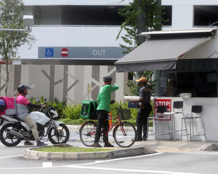Long hours, insecurity faced by private-hire car drivers, delivery riders offset job benefits: IPS study