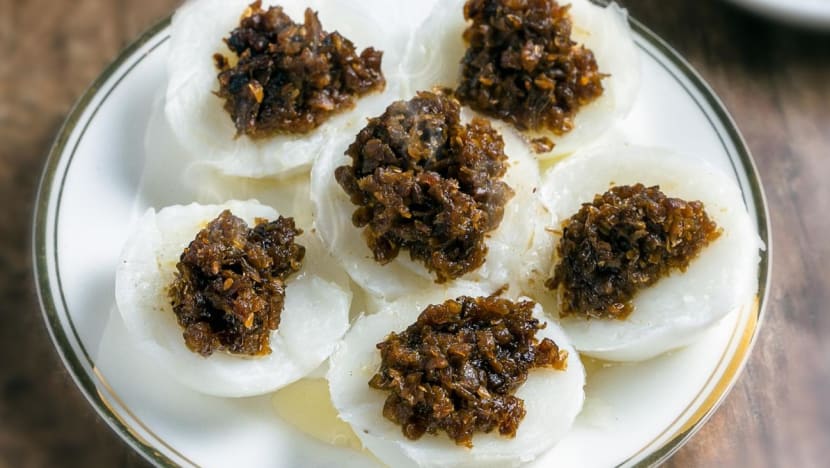 Jian Bo Tiong Bahru Shui Kueh disputes SFA finding, says products do not contain prohibited preservatives Jian Bo Tiong Bahru Shui Kueh disputes SFA finding, says products do not contain prohibited preservatives