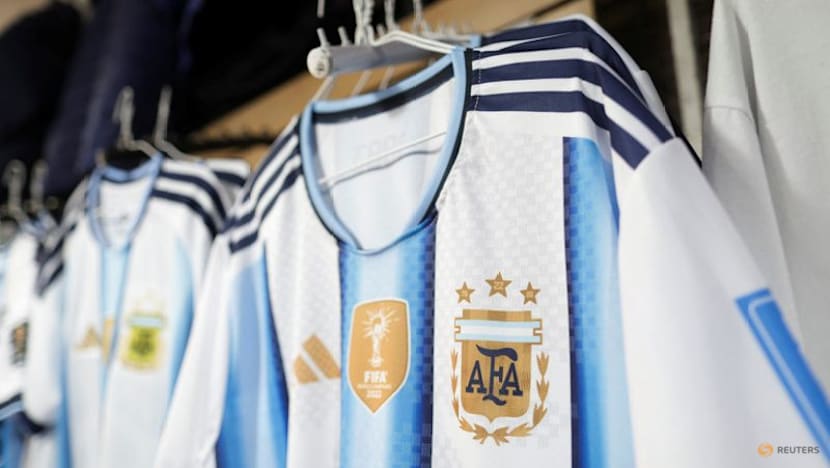 World Cup drives up sales of counterfeit jerseys in Argentina