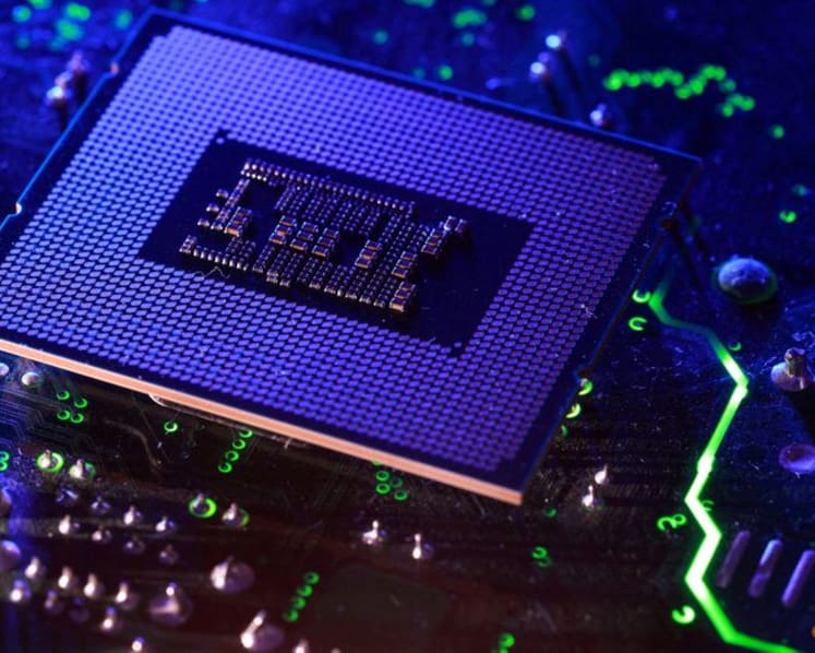 US chipmakers hit record highs as Intel turbocharges AI rally