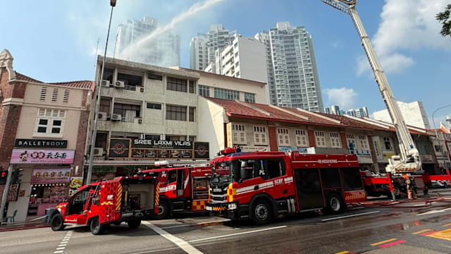 实龙岗路店屋失火 约40人被疏散