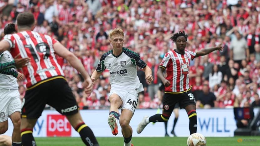 Sunderland stun Sheffield United in playoff to return to Premier League