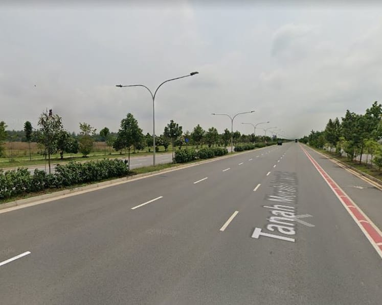 Man dies after losing control of e-scooter along Tanah Merah Coast Road in wee hours