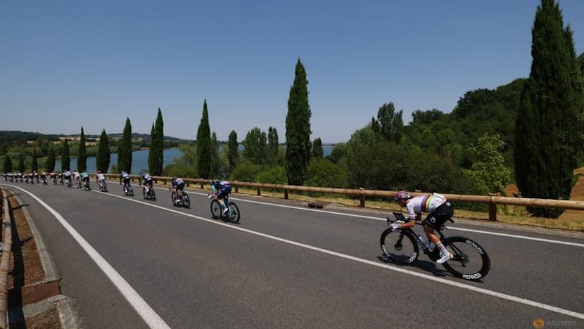 Tour de France favourites face Tourmalet in first major test