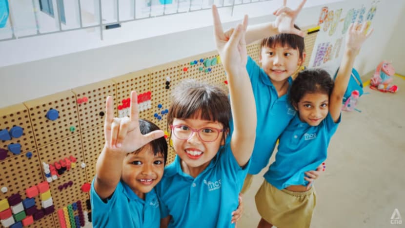 4 kanak-kanak kurang daya pendengaran ikuti tadika MOE; begini interaksi mereka di kelas 4 kanak-kanak kurang daya pendengaran ikuti tadika MOE; begini interaksi mereka di kelas