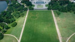 வாஷிங்டனின் National Mall பூங்காவில் மர்மமாகத் தோன்றிய '8647' குறிப்பு... அதிகாரிகள் விசாரணை