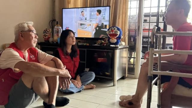 越堤族出车祸脚拇指断裂 无法工作陷入困境
