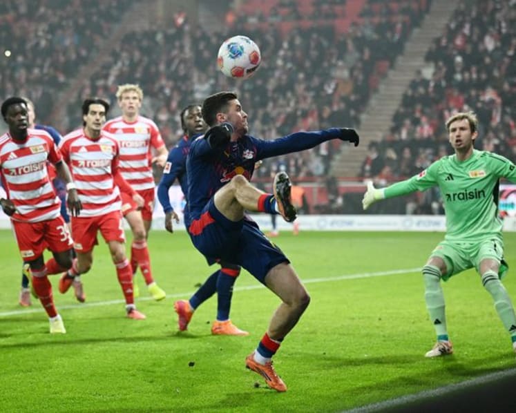 Leipzig lose ground in title race with 3-1 loss at Union Berlin