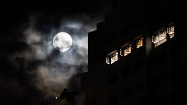 中秋十五月亮十六圆 超级月亮明晚升起