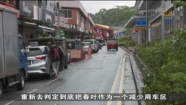 汤东线第二阶段通车近两年 店家指停车位少影响生意 