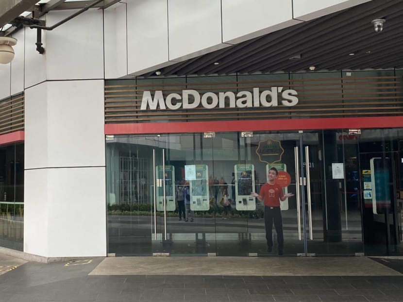 Andy Lau Showed Up At His Daughter’s Kindergarten Graduation Ceremony… And The Other Parents Go Wild