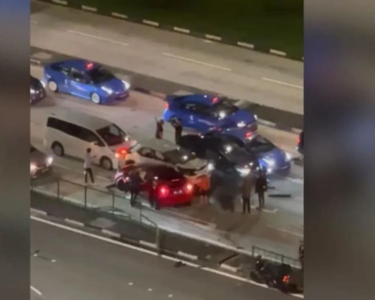 Speeding driver lost control of Mercedes before crashing into Gojek driver's car, killing him