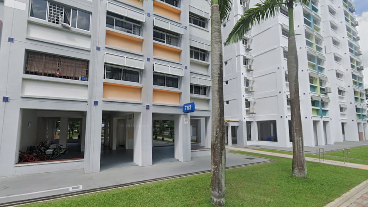 One person dead, one taken to hospital after fire at Choa Chu Kang flat