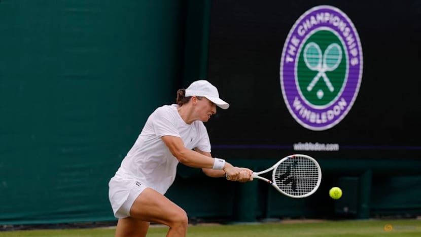 Swiatek keeps her expectations low as she approaches Wimbledon title defence