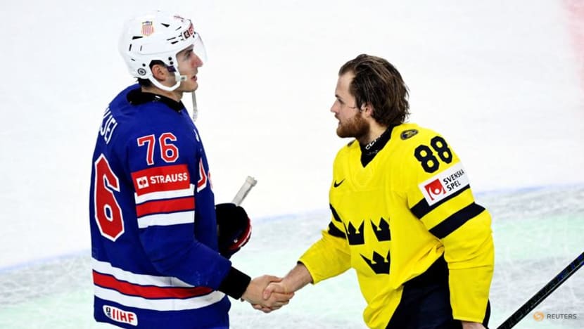 Ice hockey-McCarron stakes claim for world championship gold as US down Sweden
